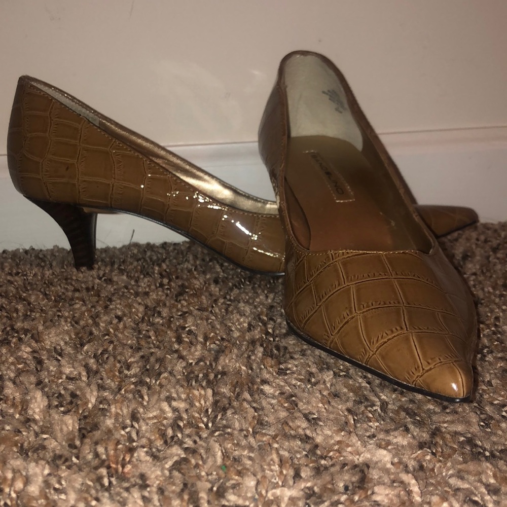 Bandolino Snakeskin Nude Pumps Size 9.5